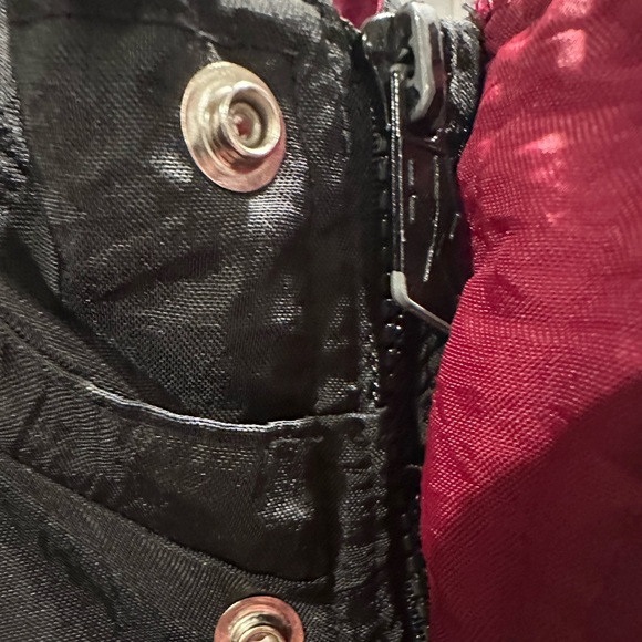 Vintage 1990’s Quilted Reebok Puffer Jacket - gender neutral - Picture 8 of 9